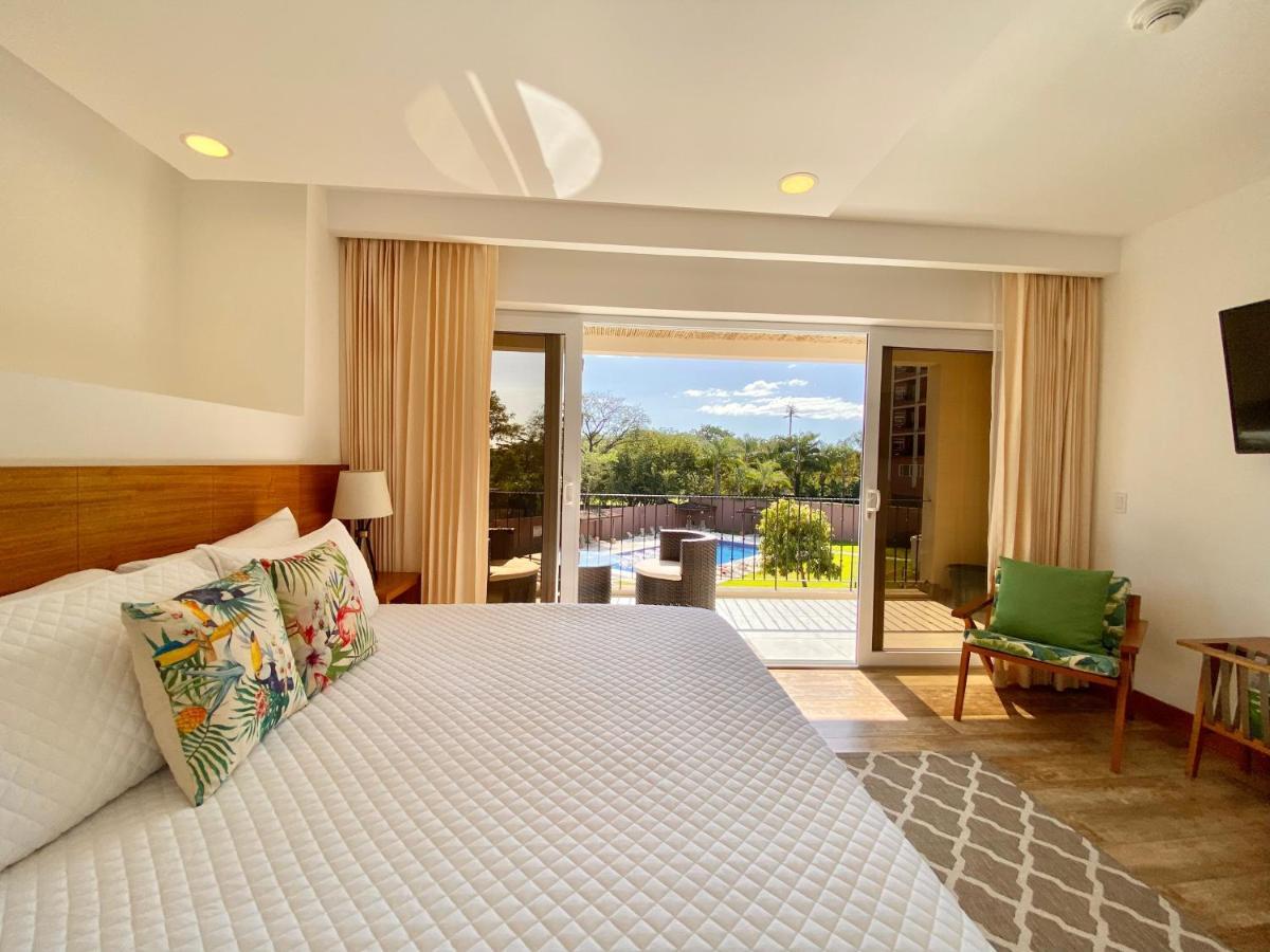 Apartment Tropical Luxury 2bdr - Pool View - At The