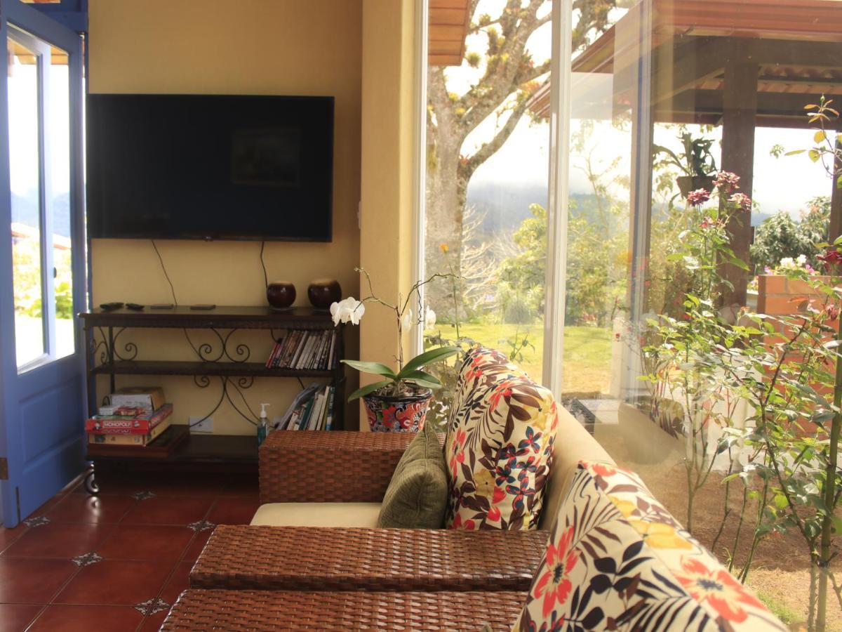 Casa Bartzis, Close To And Tapanti National Park Country house