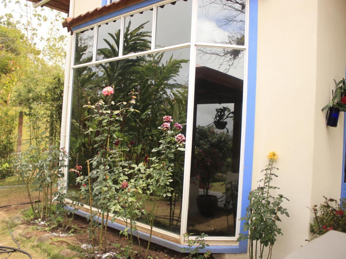 Casa Bartzis, Close To And Tapanti National Park Country house Orosi