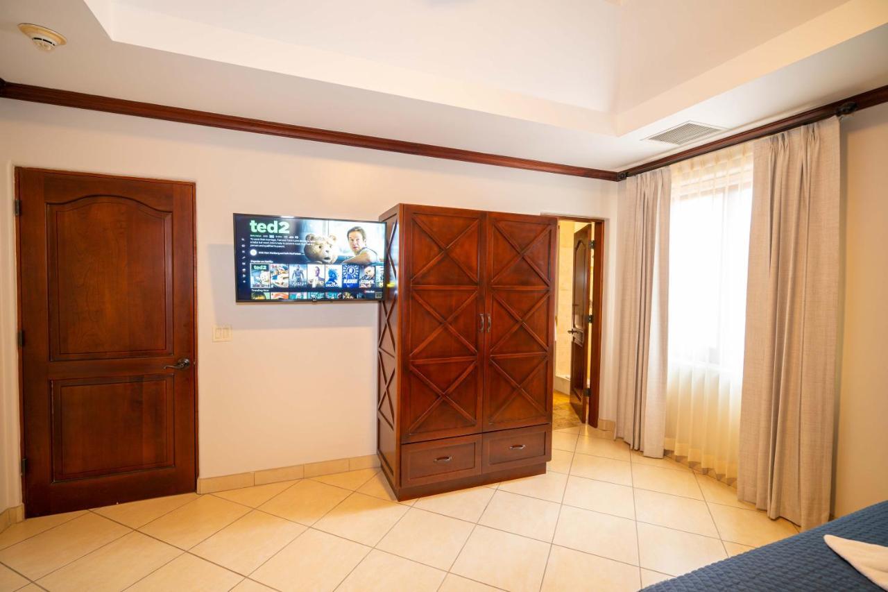 Pacifico Colonial Villa