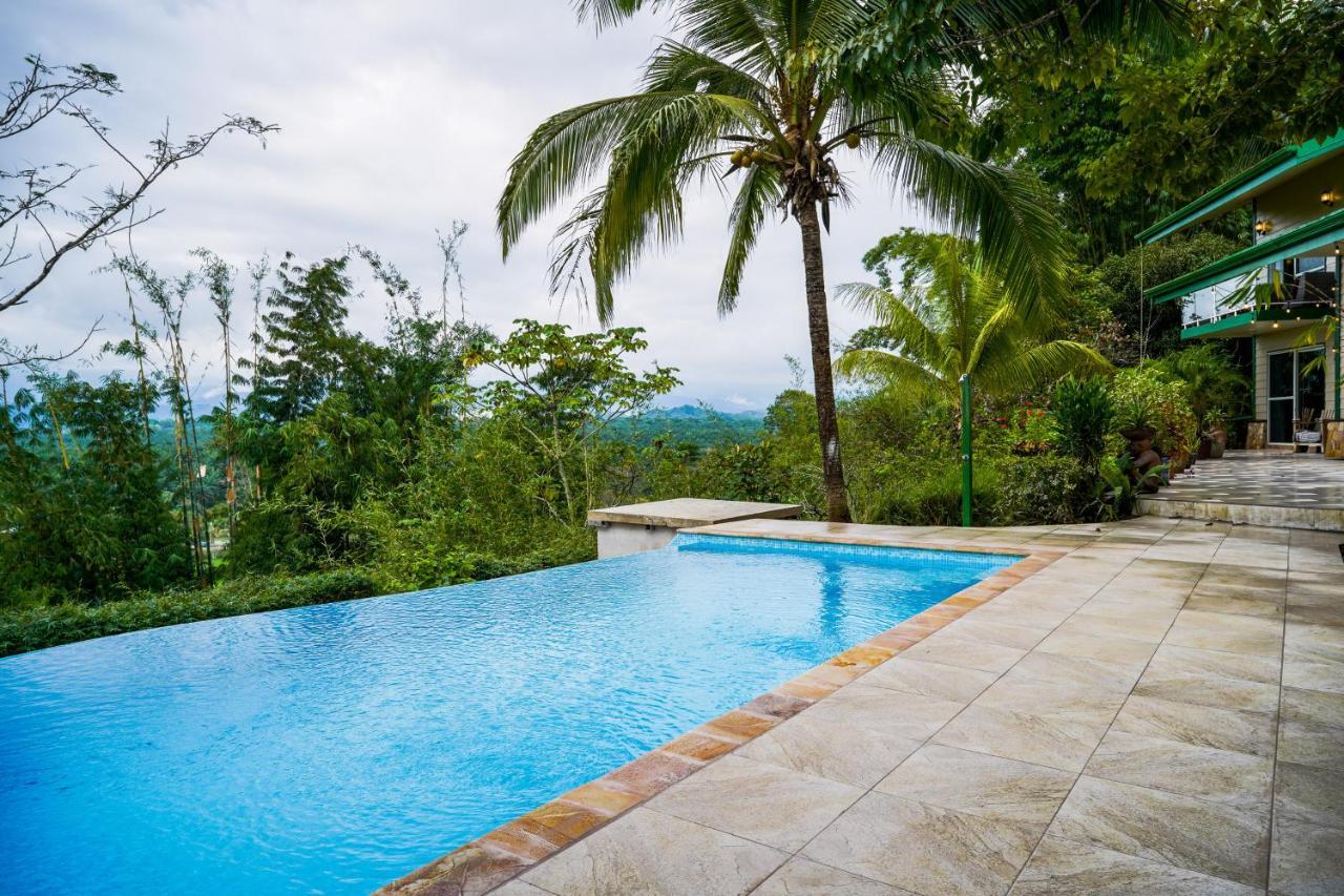 Jungle Jewel Holiday home *