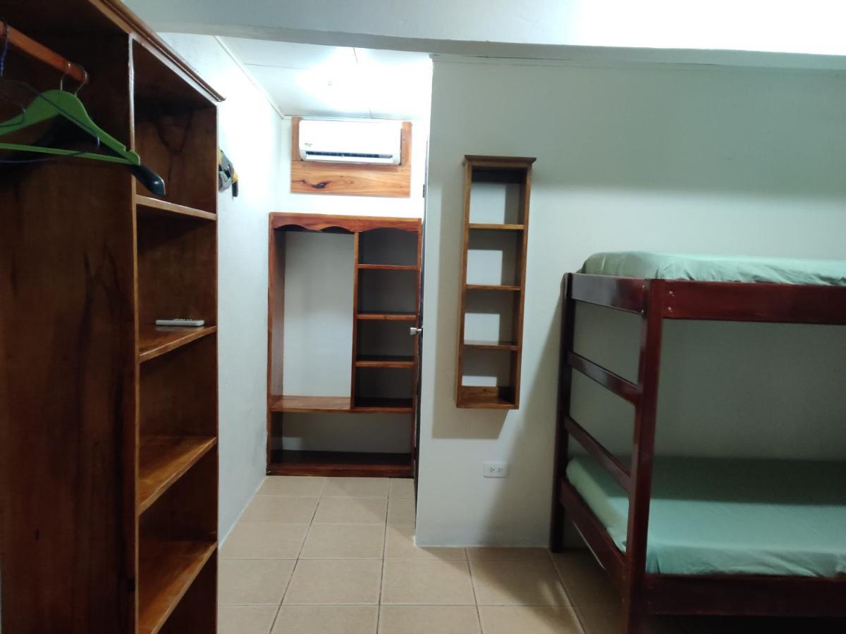 Cabinas Pura Vida Tour Operator 2*