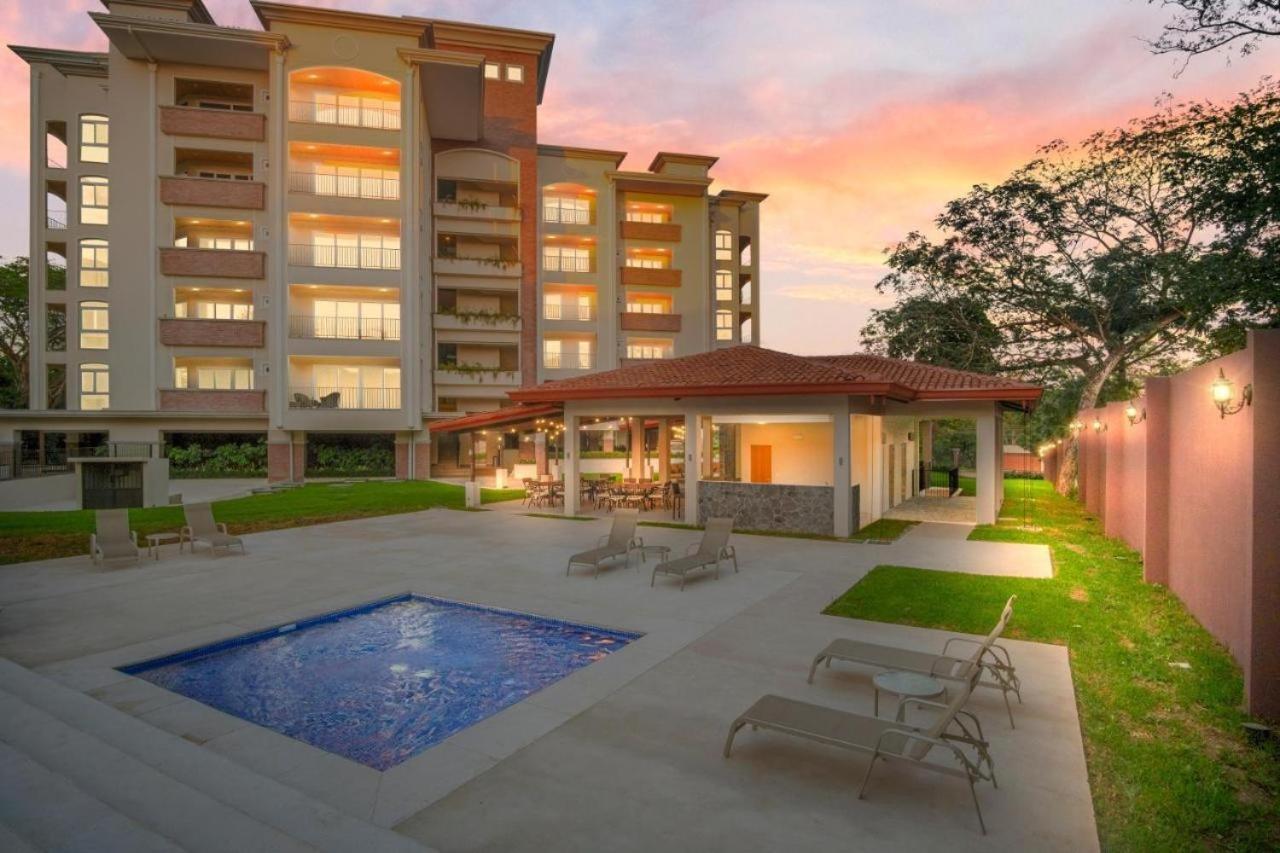 Apartment Tropical Luxury 2bdr - Pool View - At The Tamarindo