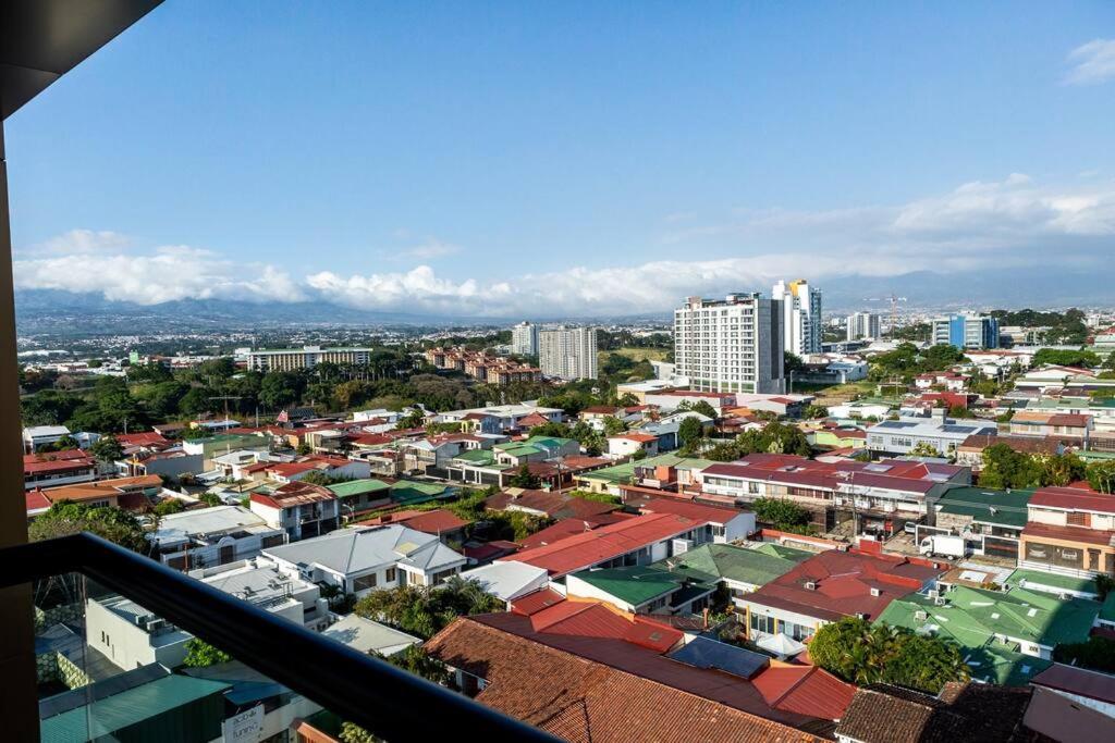Apartment Rooftop Jacuzzi And View *
