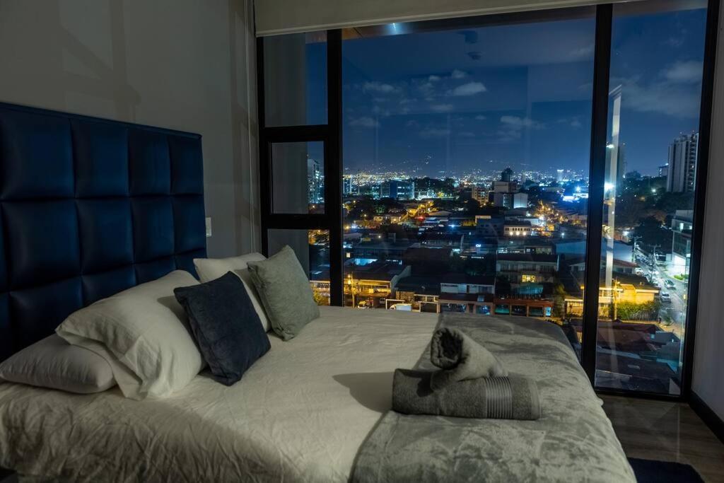 Rooftop Jacuzzi And View