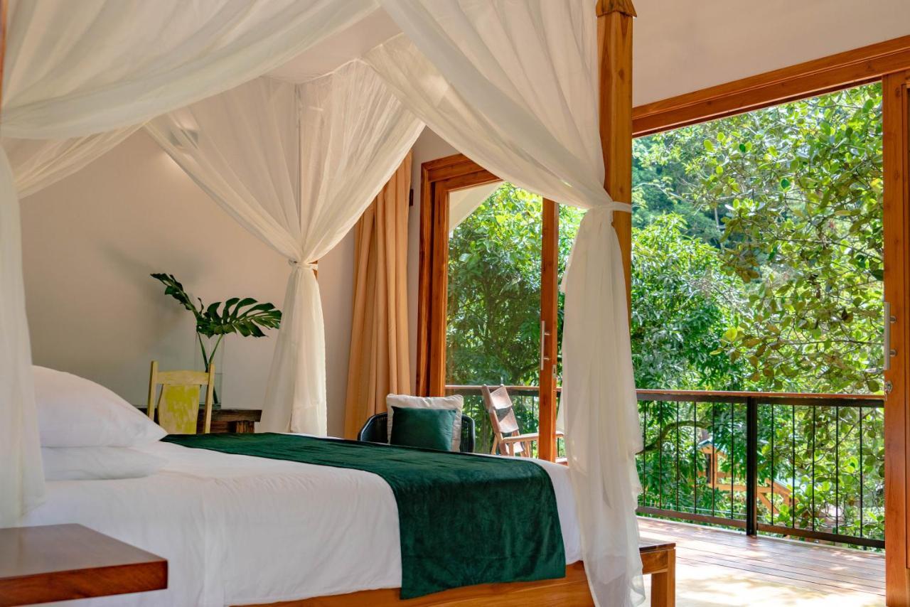 Rio Chirripo Lodge *