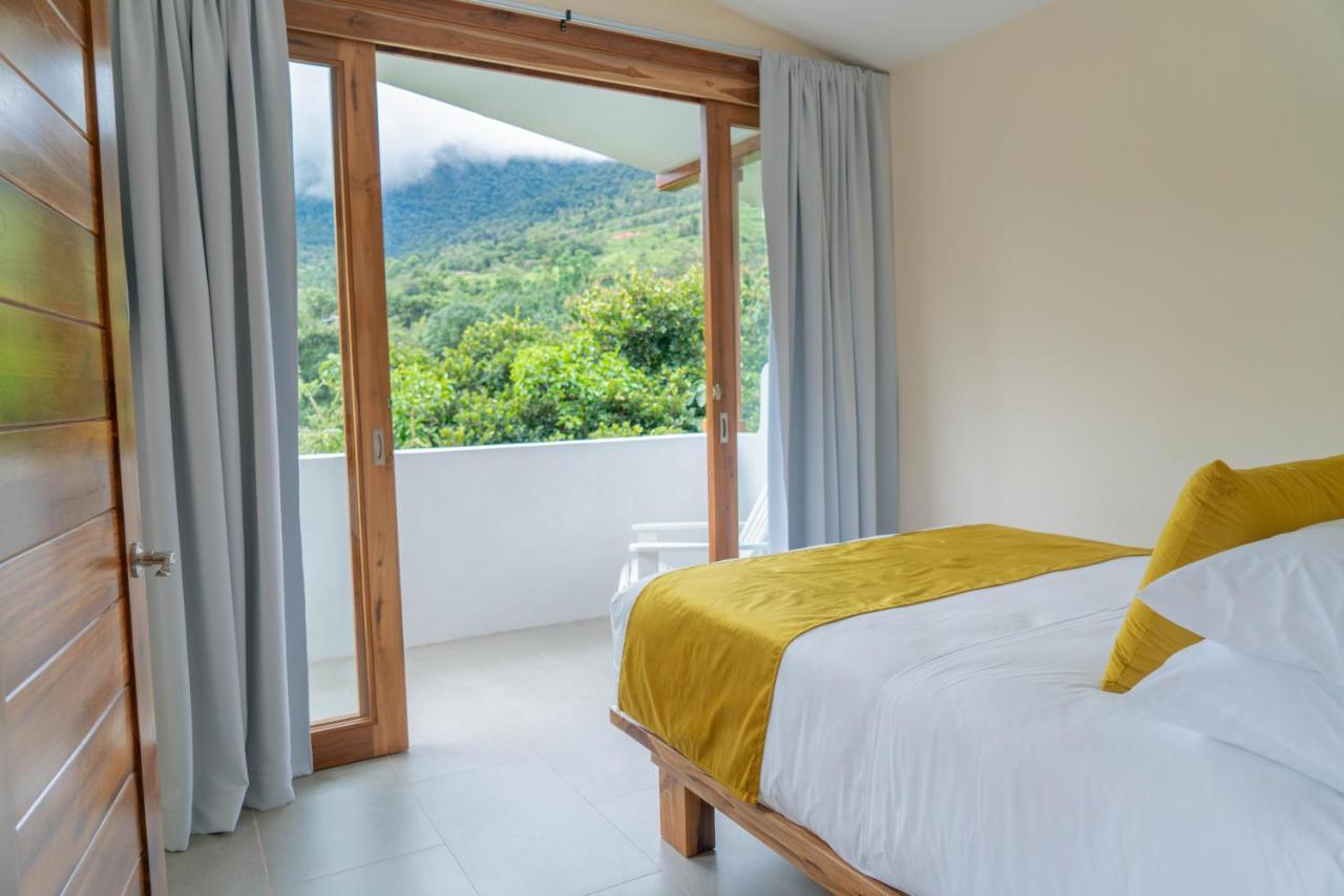Rio Chirripo Lodge