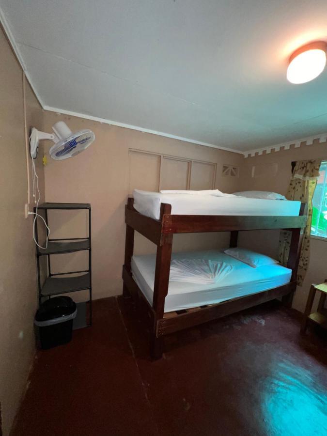 Pura Vida Hostel *