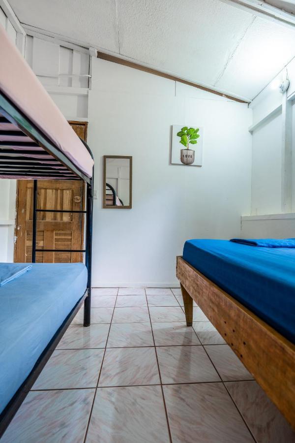Hostel Pura Vida Mini Santa Teresa *