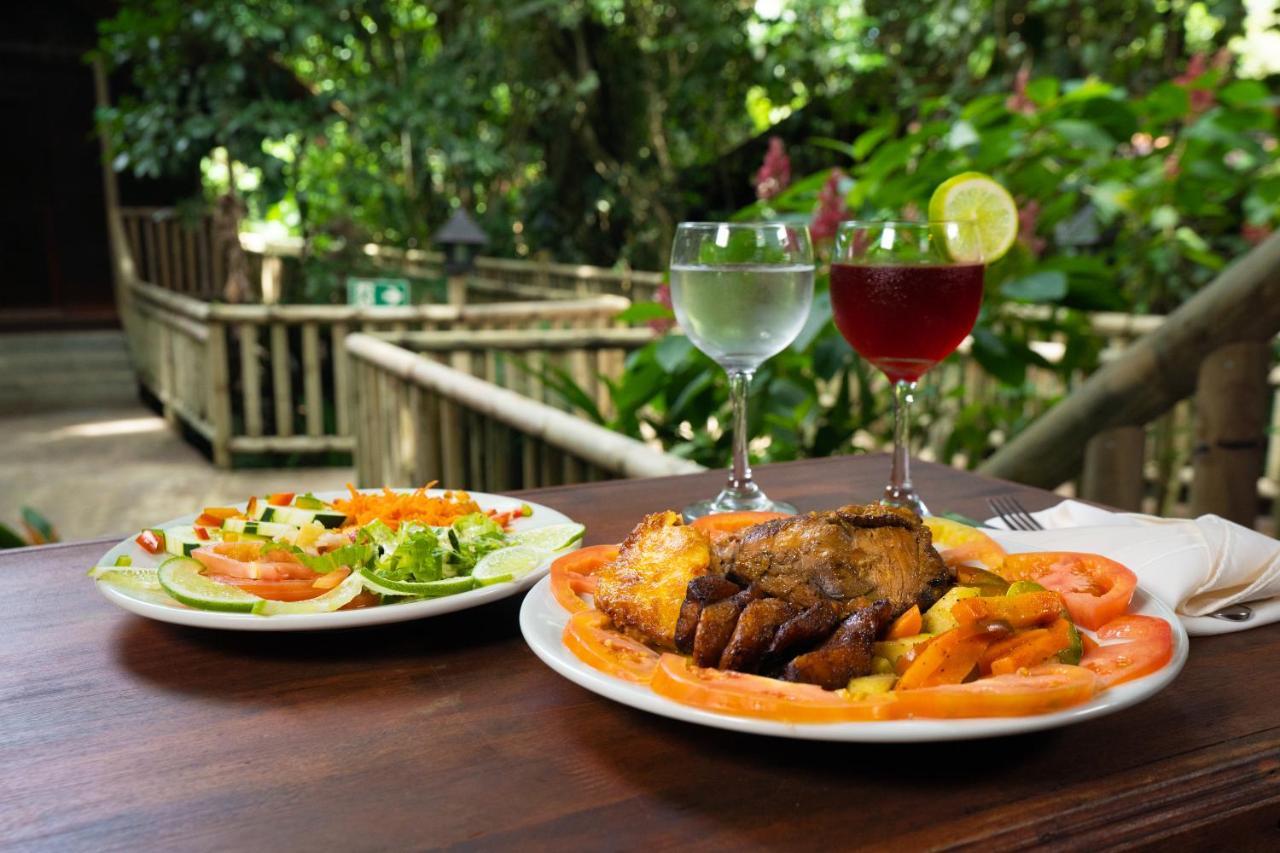 Aninga Lodge *