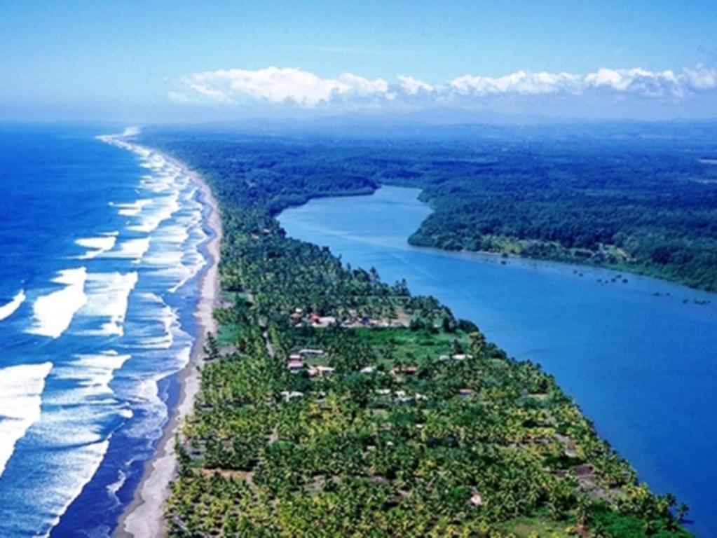 Cocomar Beachfront 4*