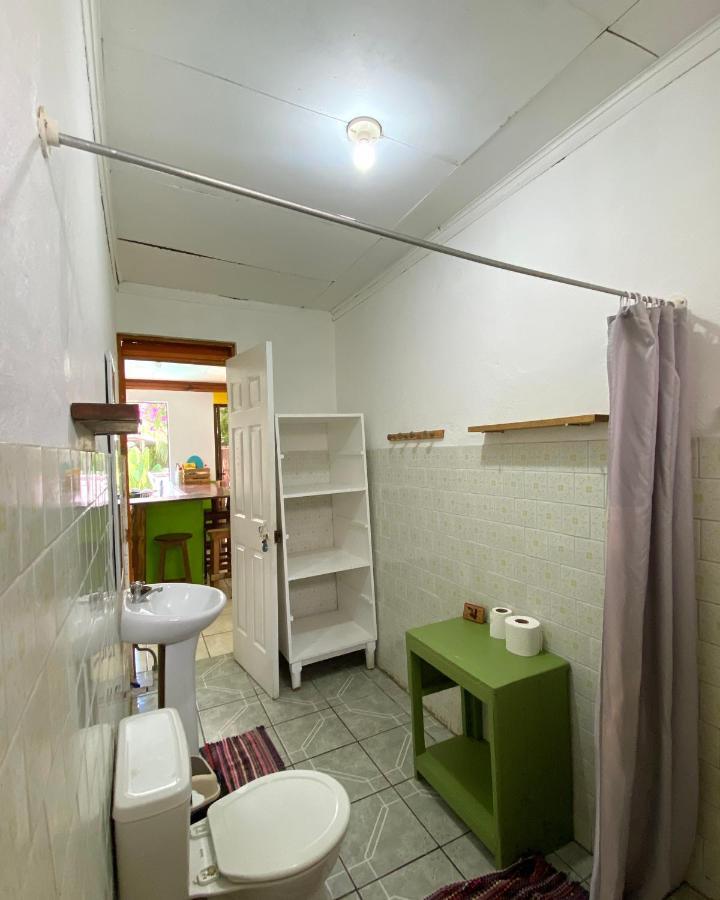 Guest house Cabinas *