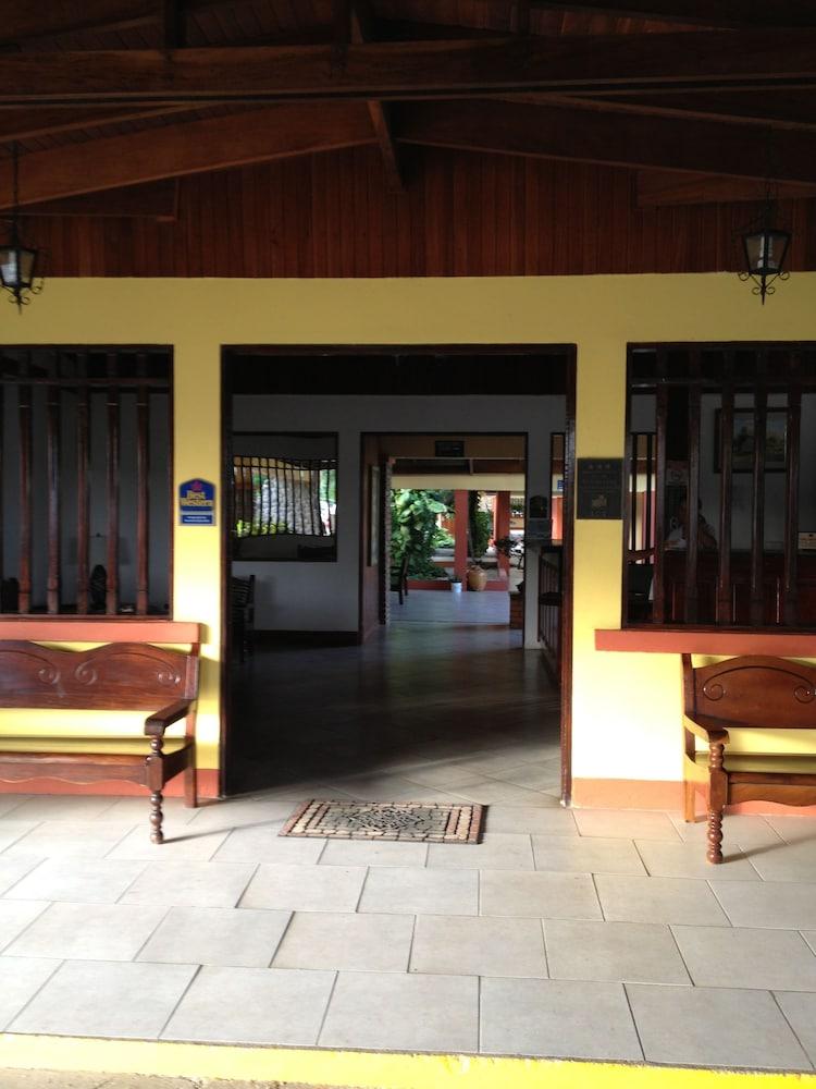 Espuelas, Bar & Restaurant Hotel