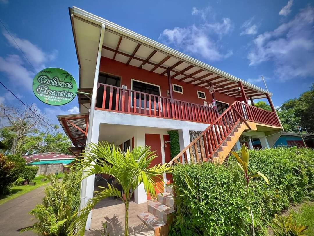 Cabinas Ensuenos Tortuguero