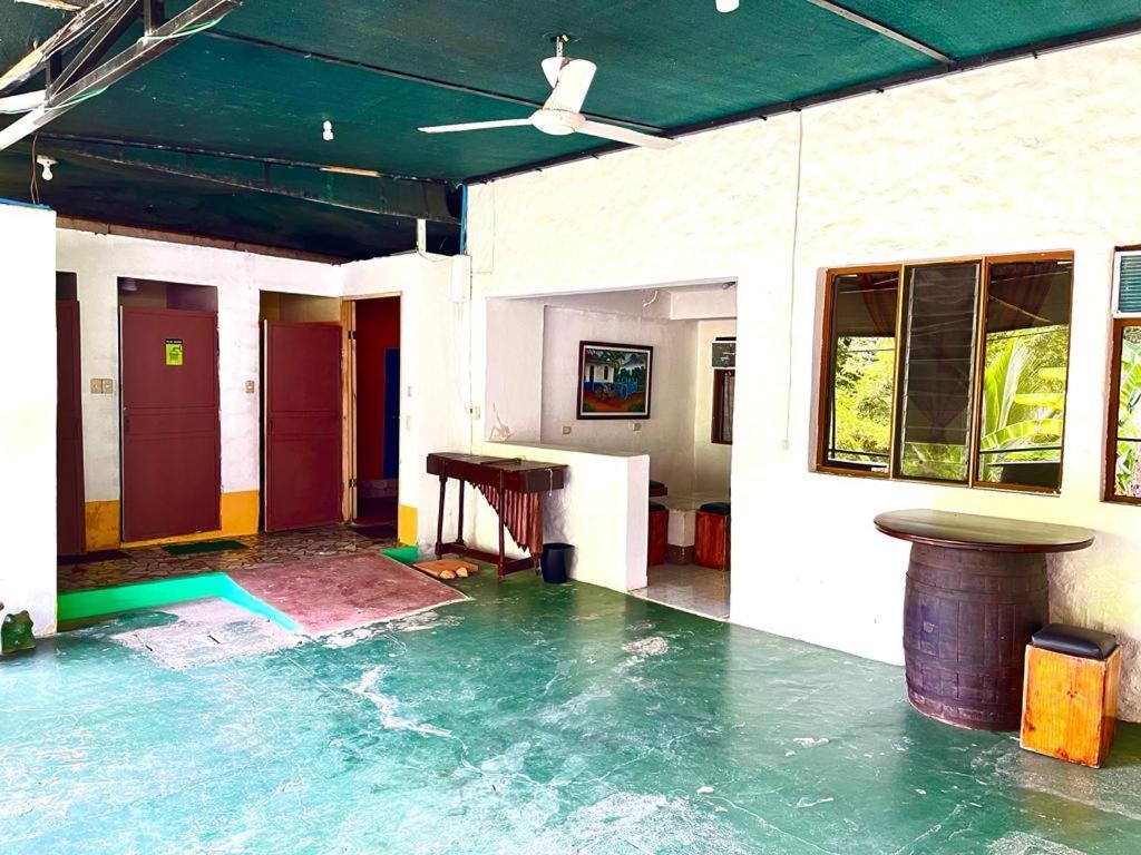 New Manuel Antonio, Meet New People Hostel *