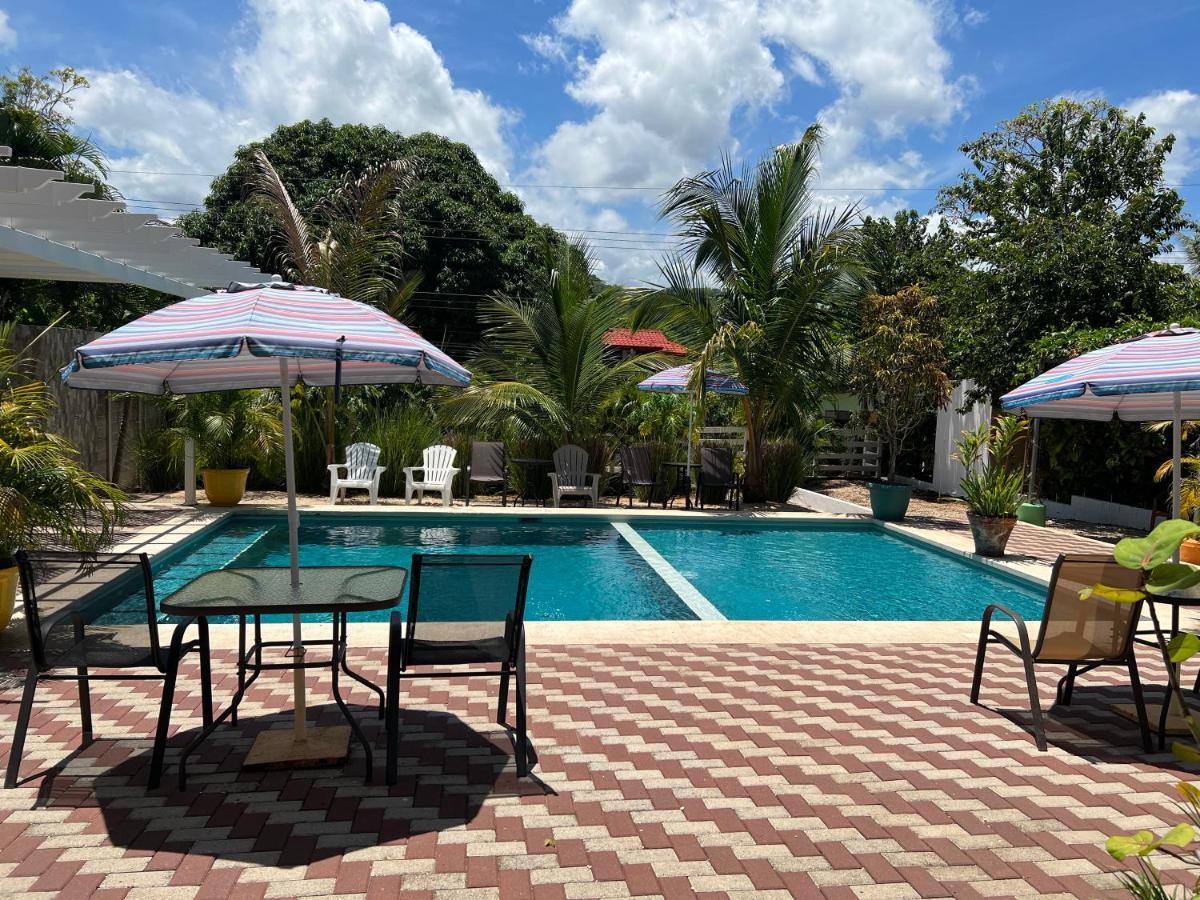 Cabinas El Colibri Hotel 3*