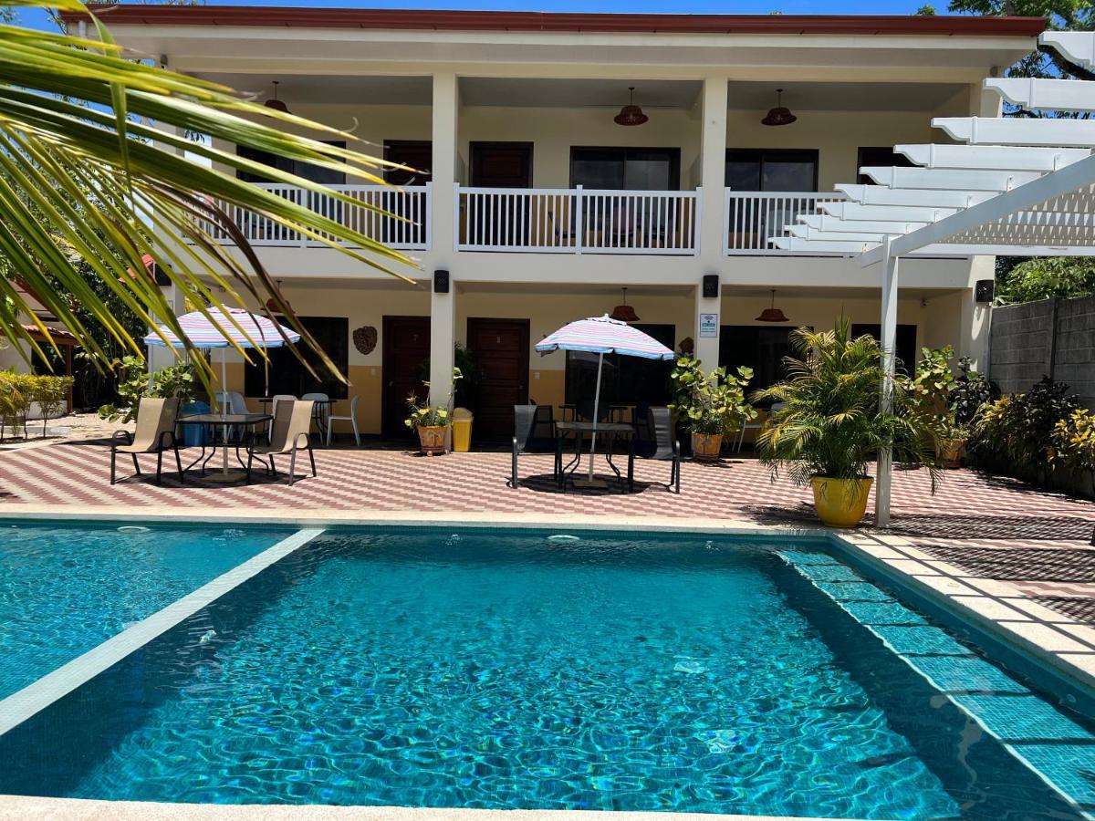 Cabinas El Colibri Hotel