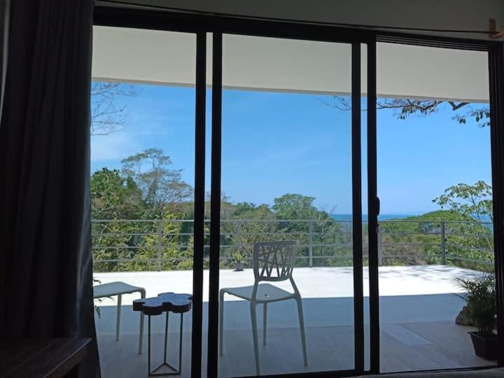 Laurel Jungle & Ocean Holiday home