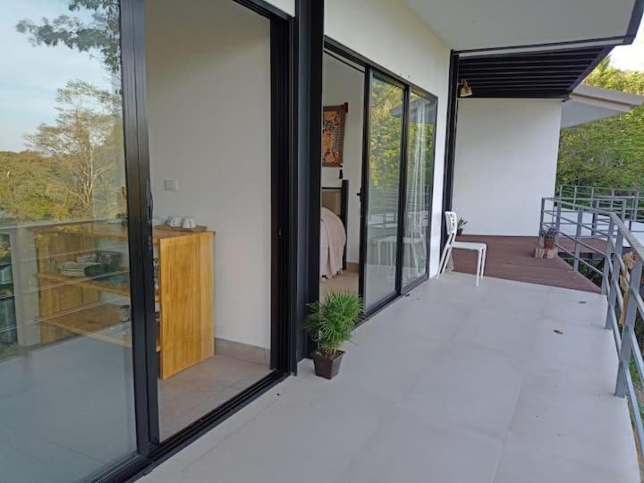 Laurel Jungle & Ocean Holiday home