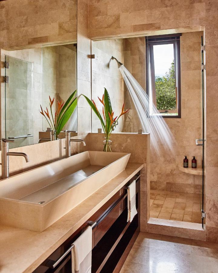 Hacienda Altagracia, Collection 5*