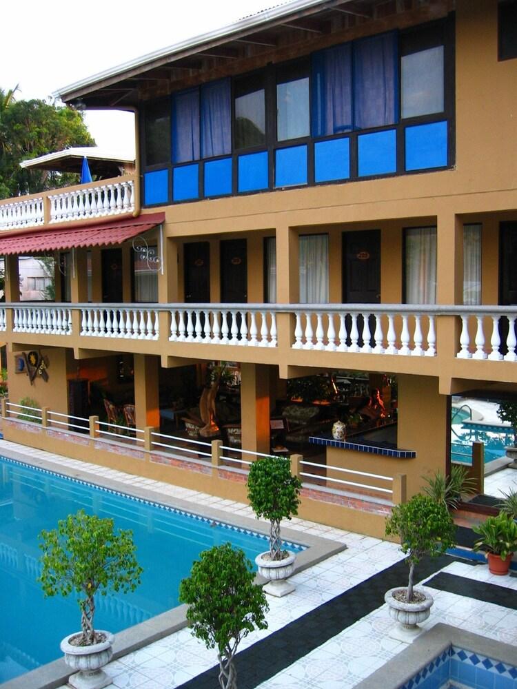Carara Hotel