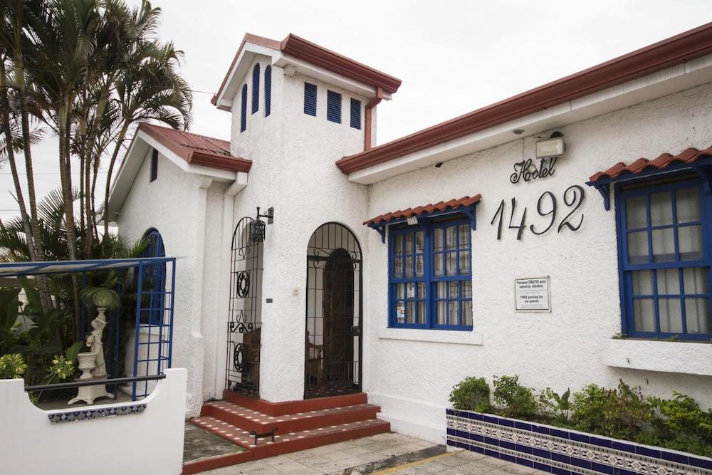 Hotel 1492 3*