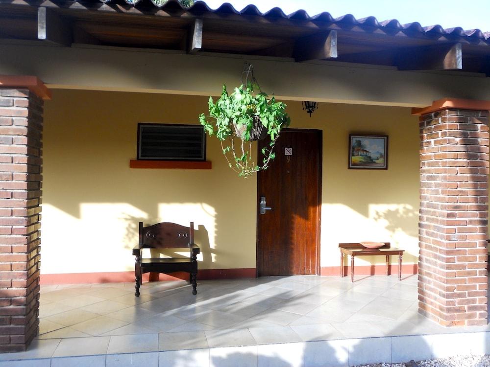 Hotel Espuelas, Bar & Restaurant