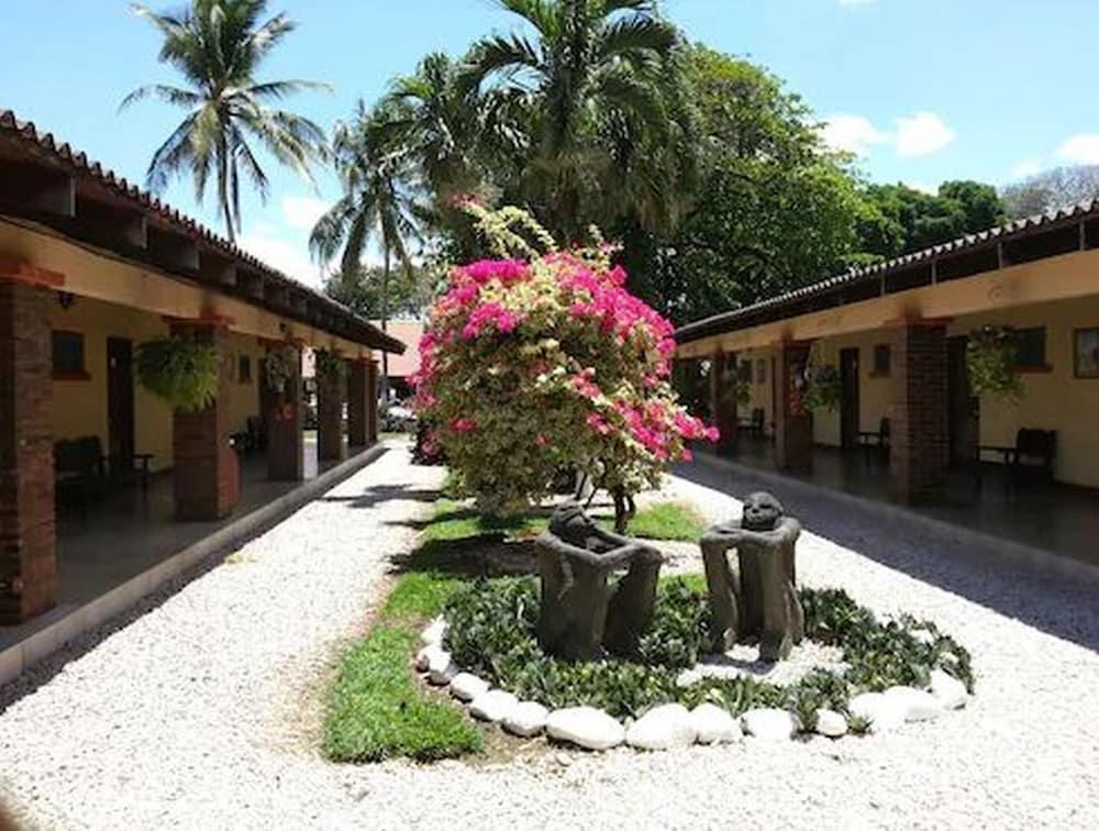 Espuelas, Bar & Restaurant Hotel 3*