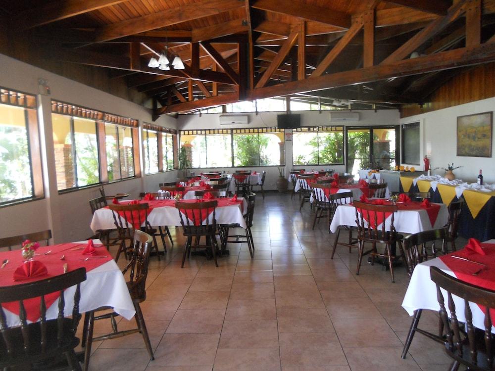 Hotel Espuelas, Bar & Restaurant