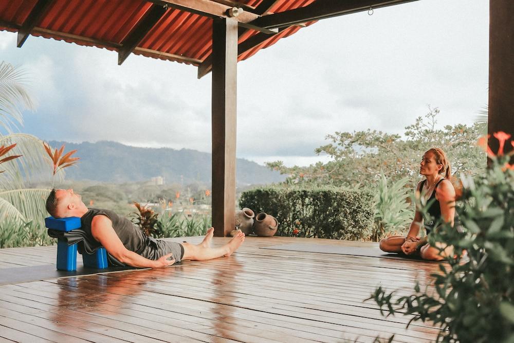 Surf Synergy All-Inclusive Surf Retreat *