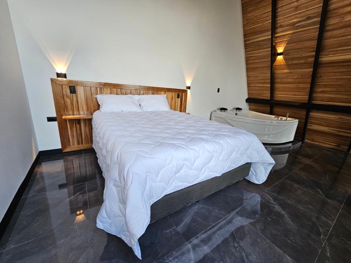 Chalet Wind Houses, Casas De Viento *