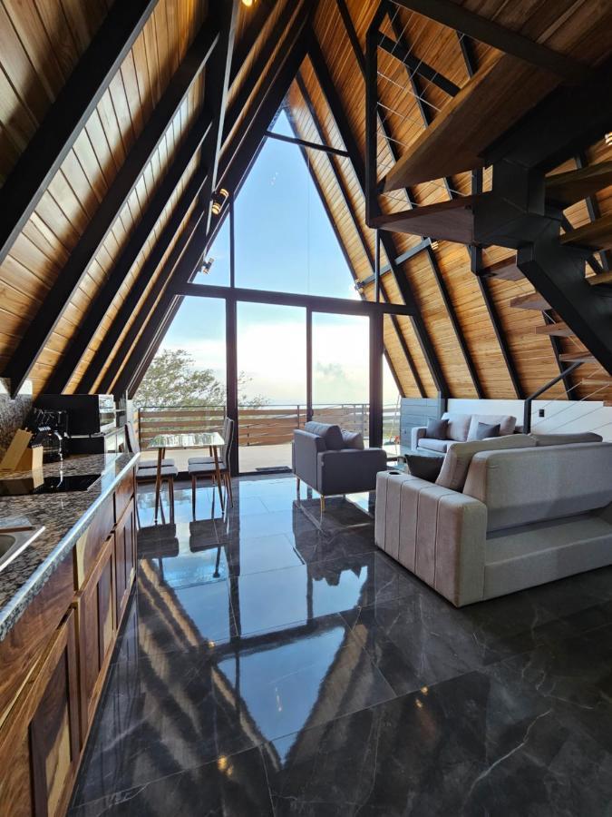Chalet Wind Houses, Casas De Viento *