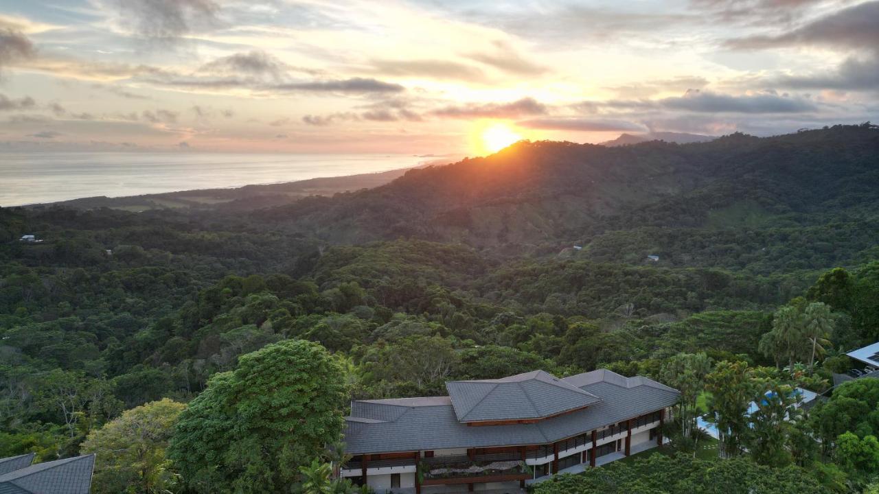 Lamangata Luxury Surf