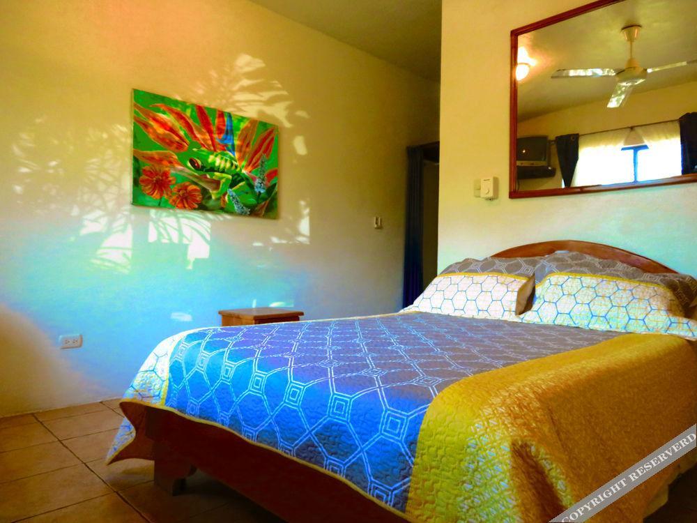 Diversion Tropical Hotel