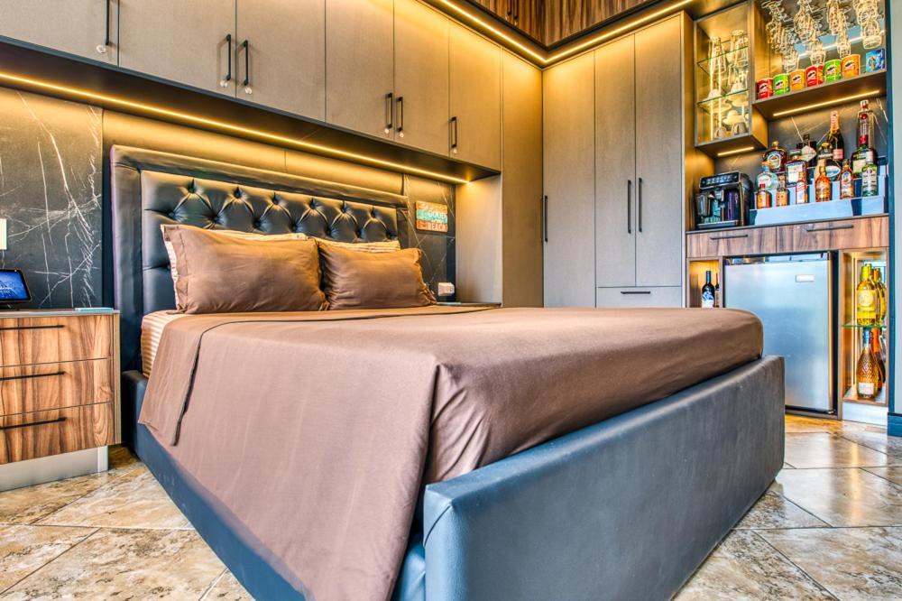 Hotel Secretjaco - Luxury Front Penthouse With Pool & Jacuzzi