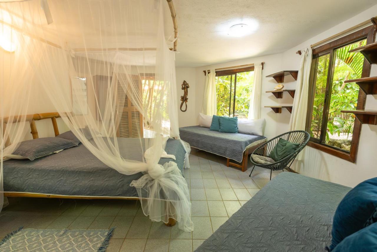 Ranchos Itauna Lodge Playa Santa Teresa (Puntarenas)