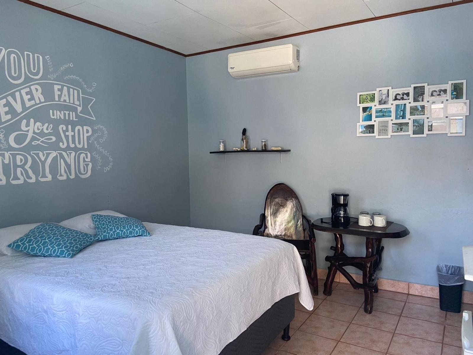 Perico Azul & Surf Camp Hotel
