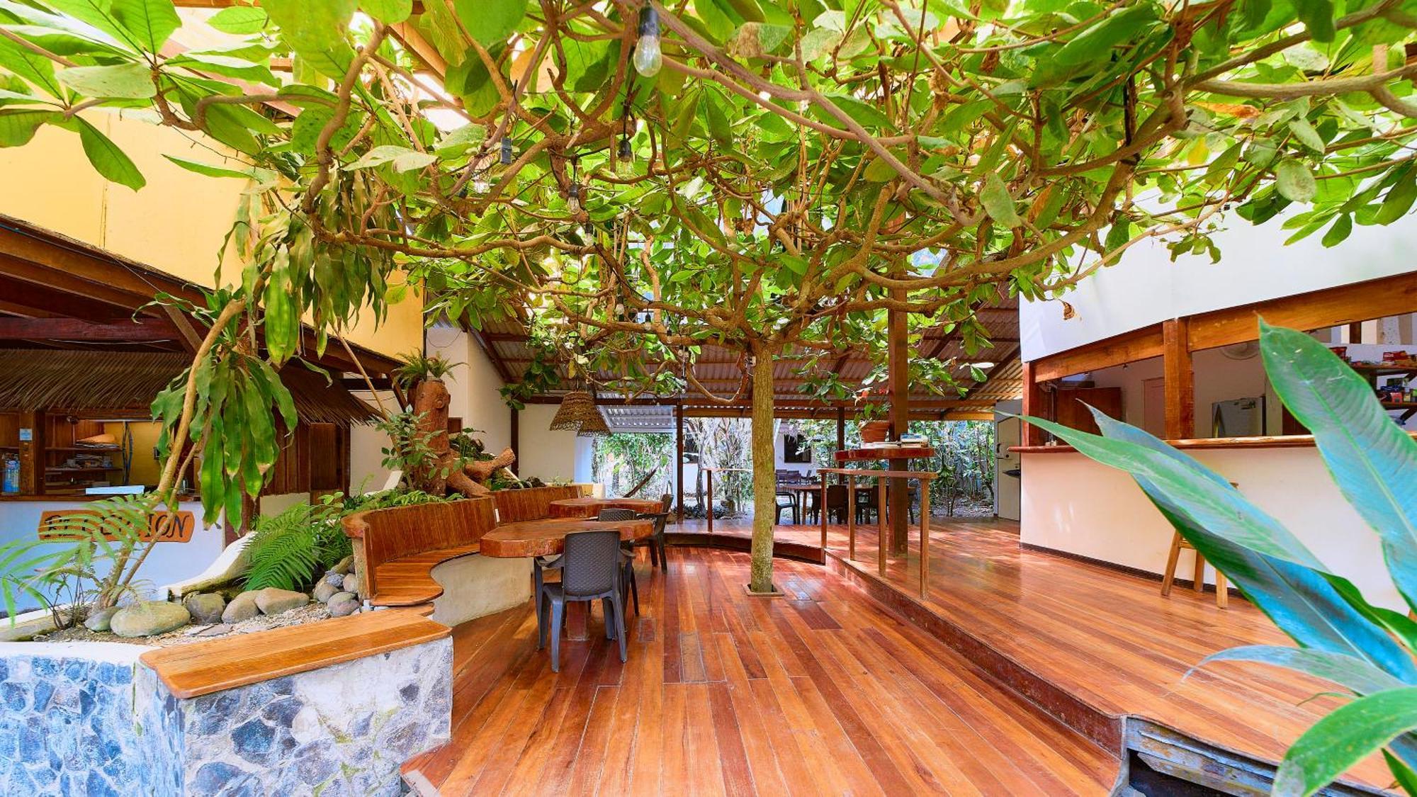 Cabinas Montesol Lodge *
