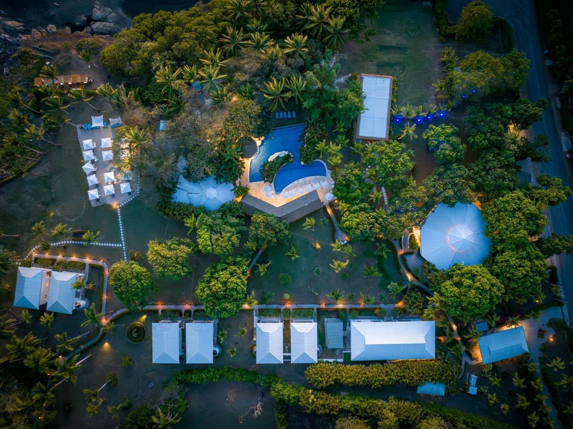 Azul & Retreat (adults Only)