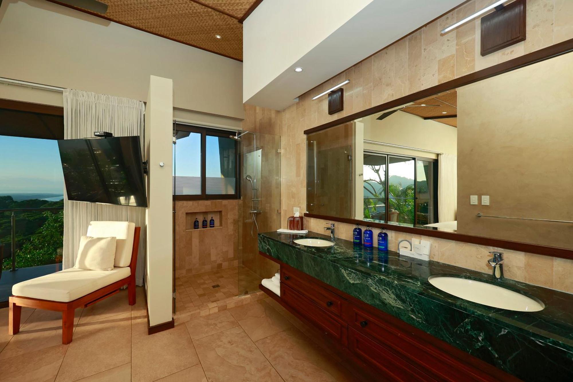Three Sixty - Adults Only 4*