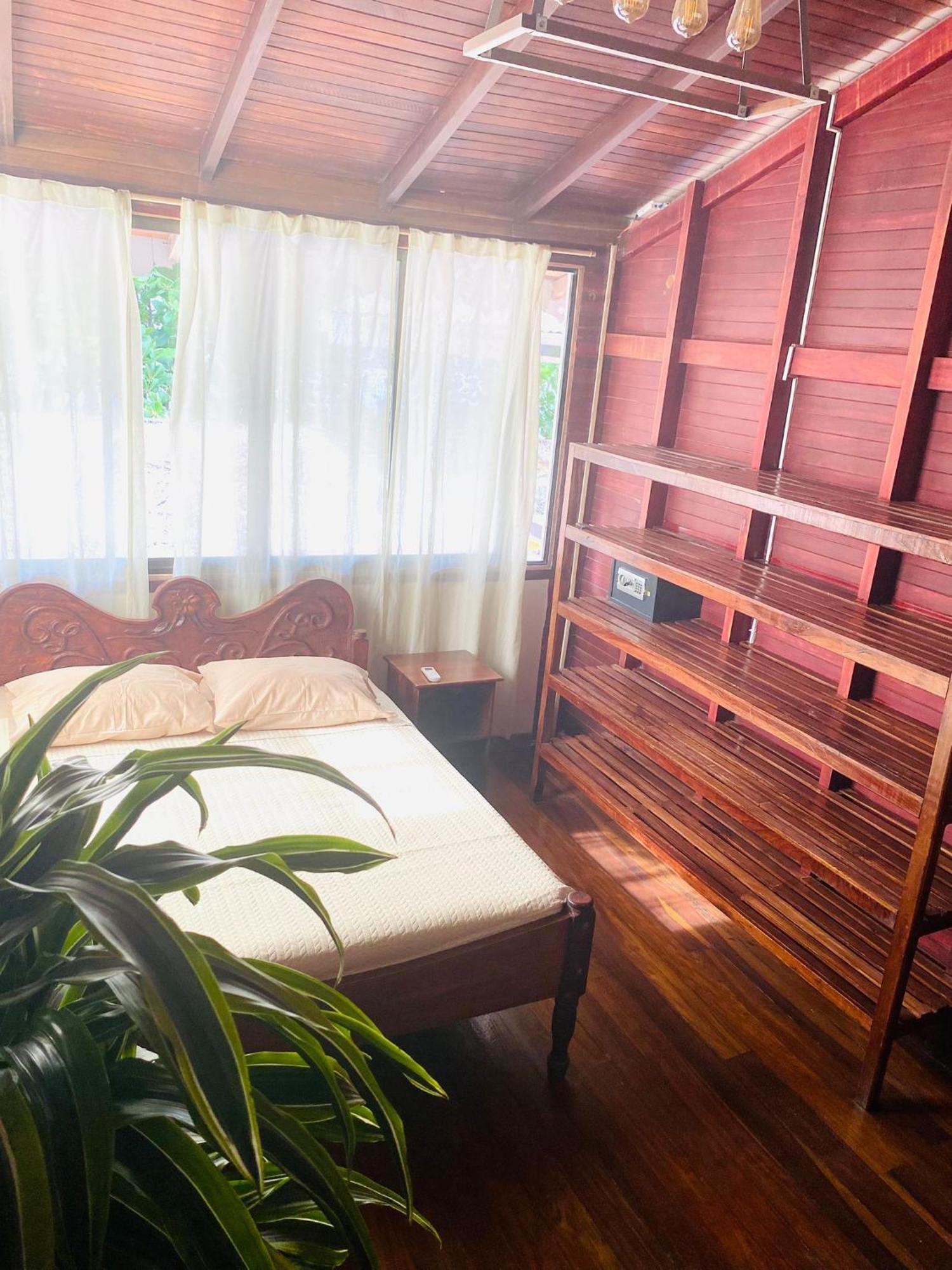 Inn Amimodobeachrooms *