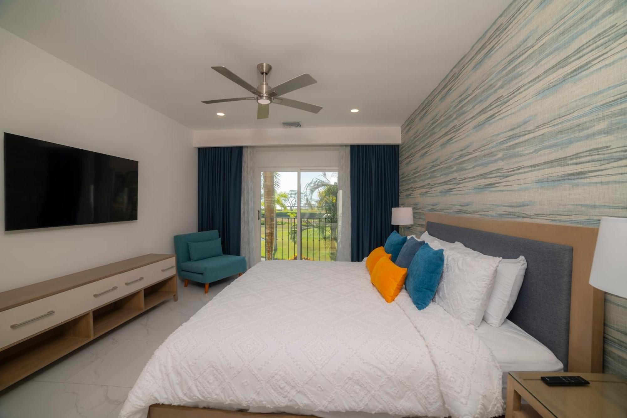 Ocean View Del Mar 1g By In Cr * Playa Herradura (Puntarenas)