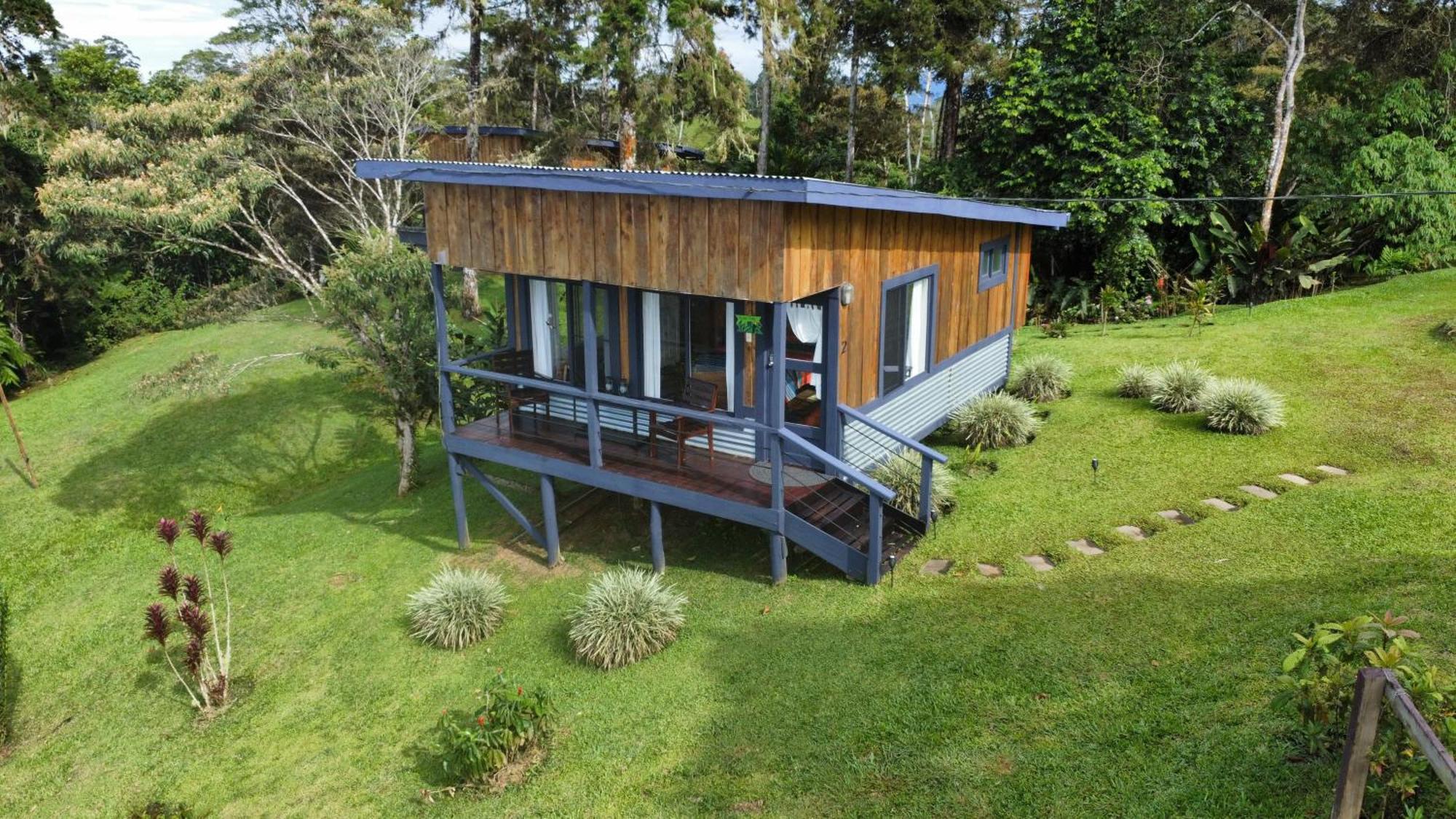 The At Reventazon River Mountain Ranch Bed & Breakfast