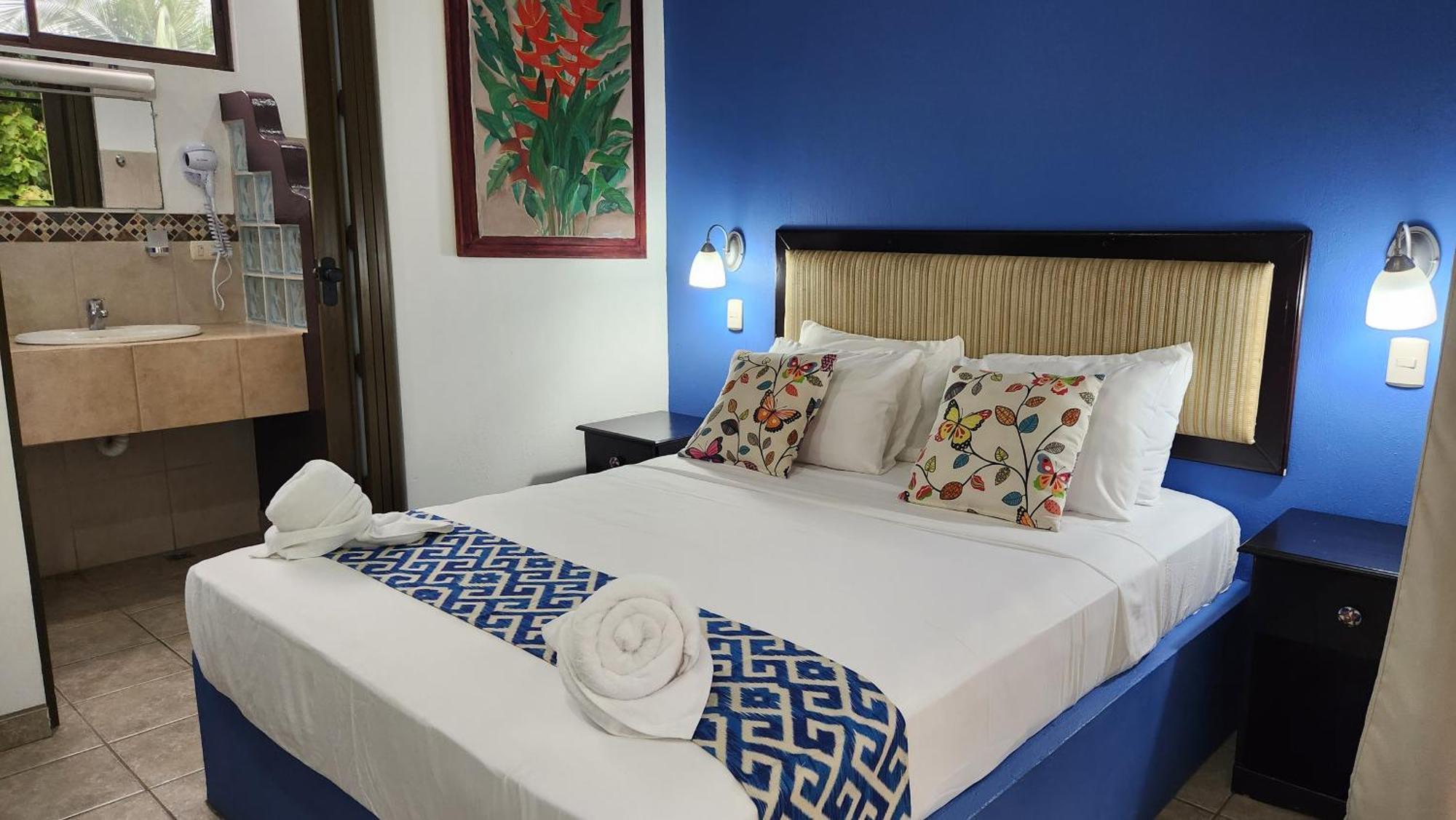 Hotel Luz De Luna Bahia Ballena 3*