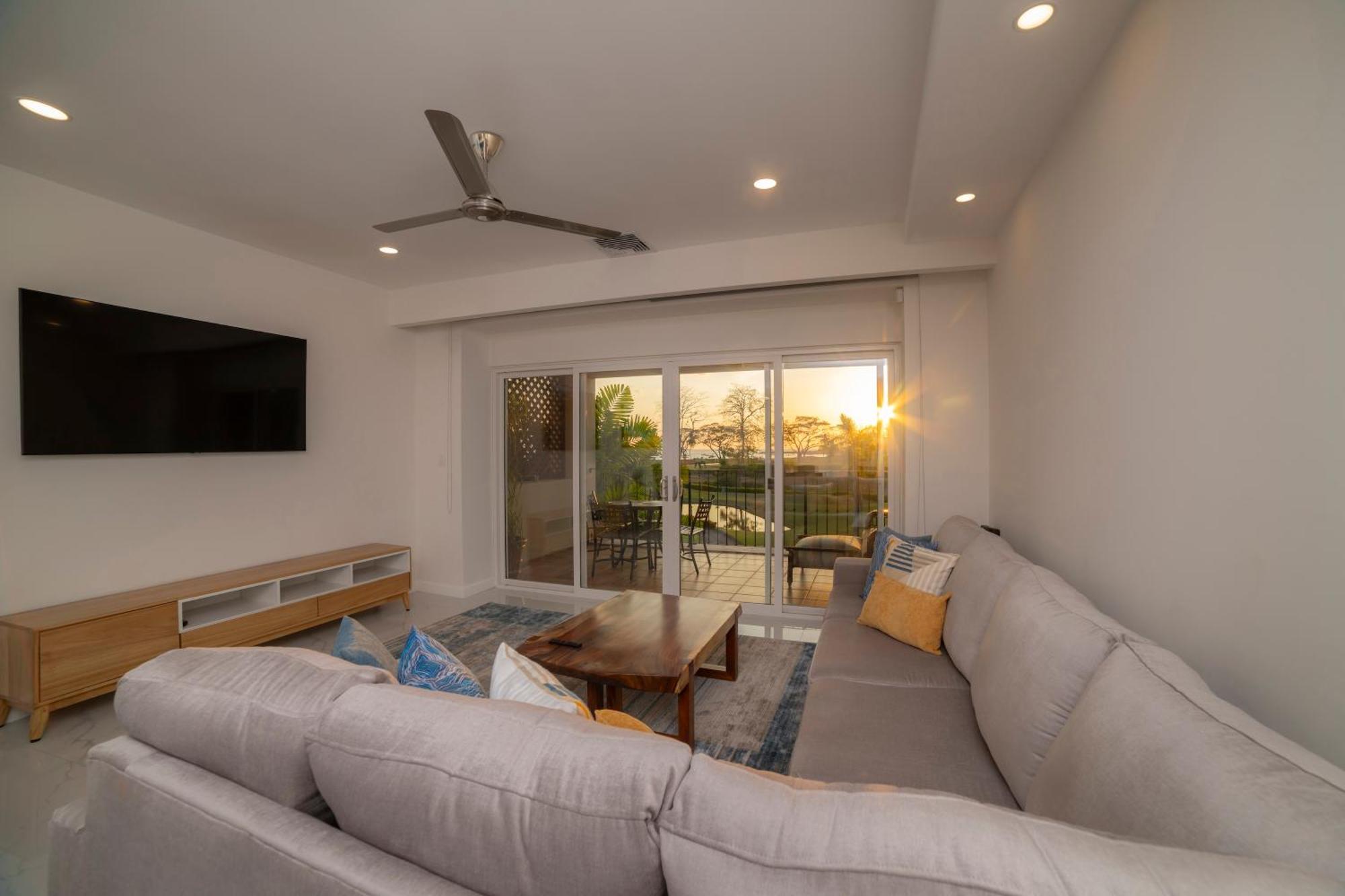 Apartment Ocean View Del Mar 1g By In Cr *