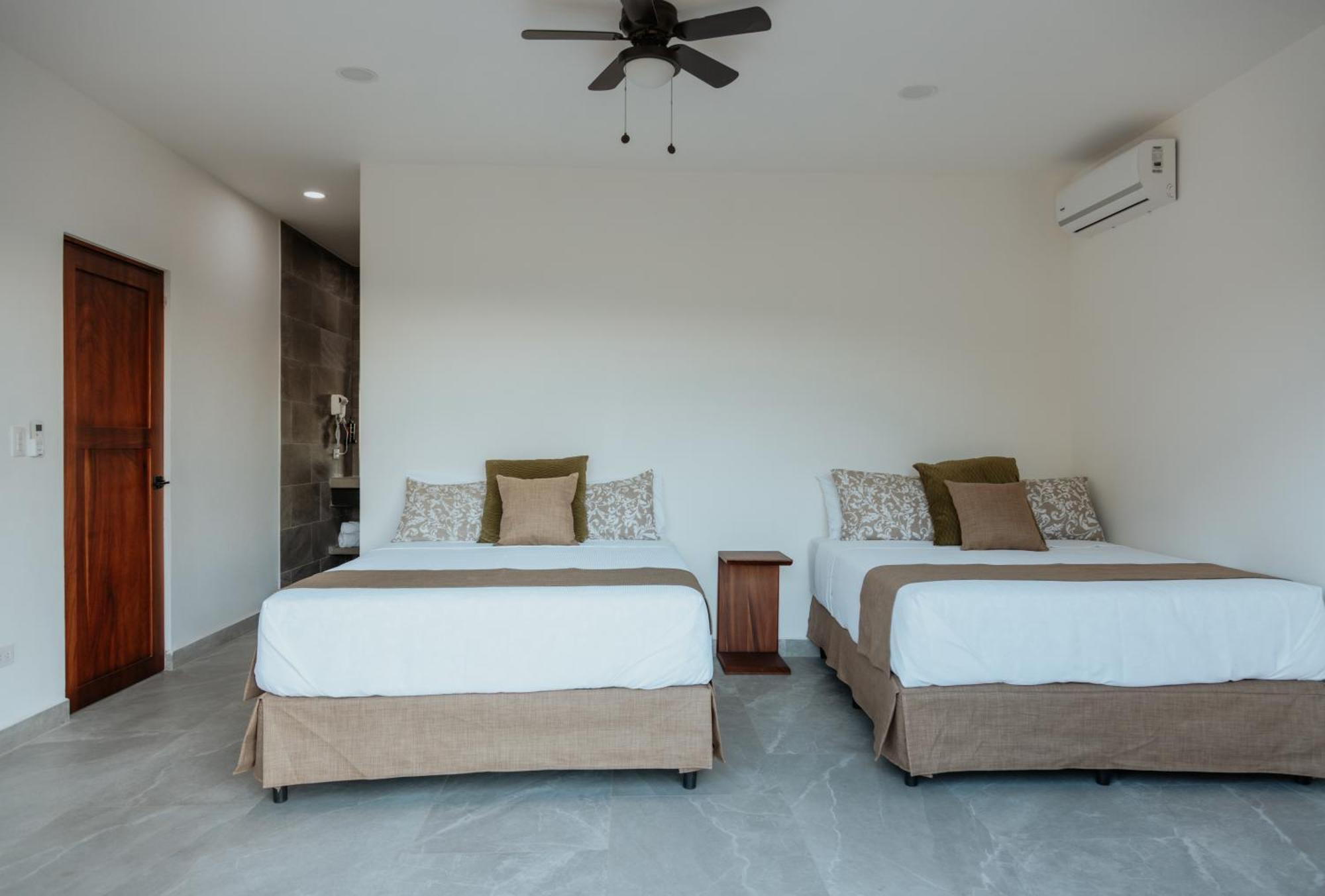 Villa Vida Palace *
