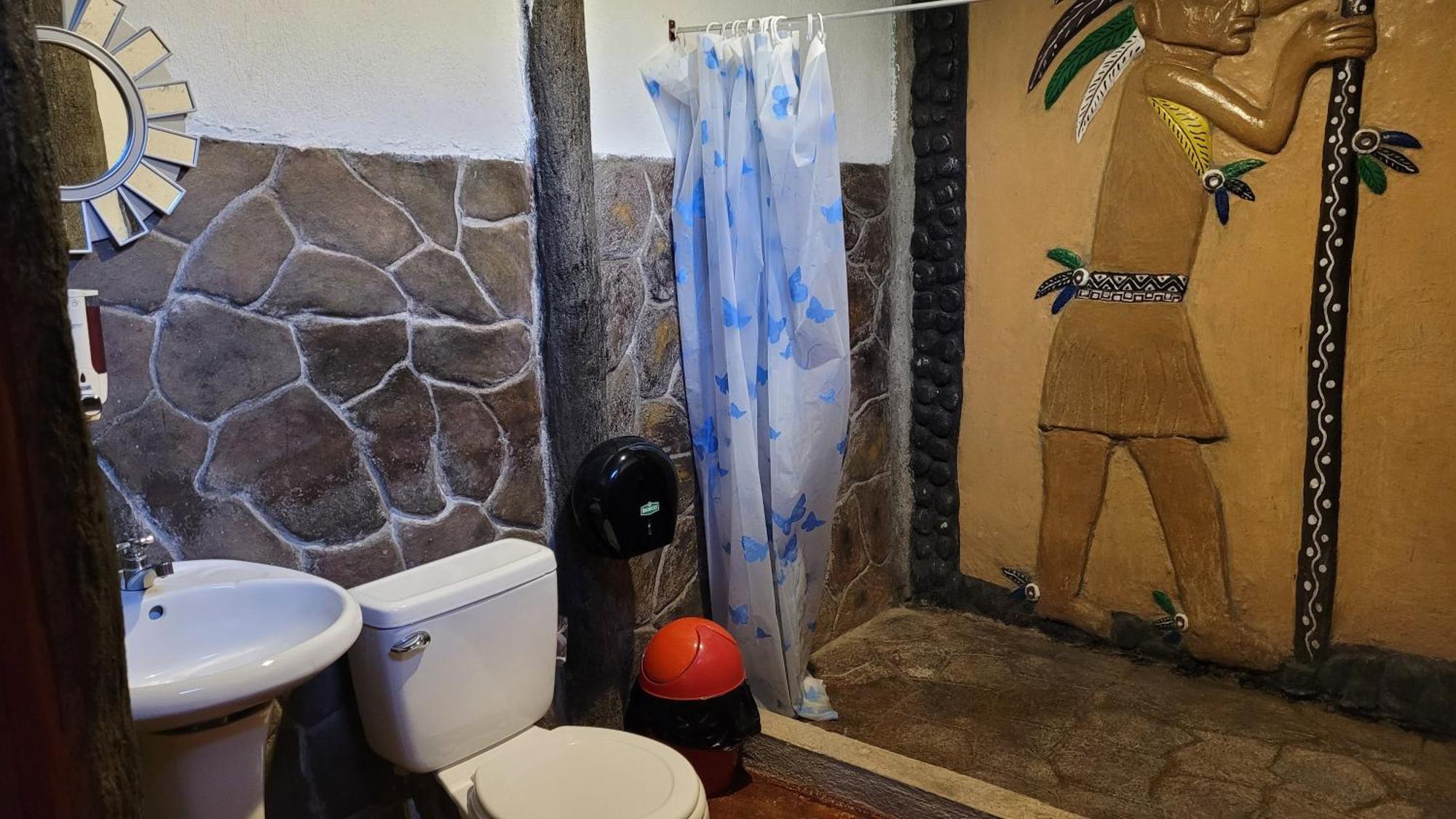 Silencio Del Bosque Lodge *