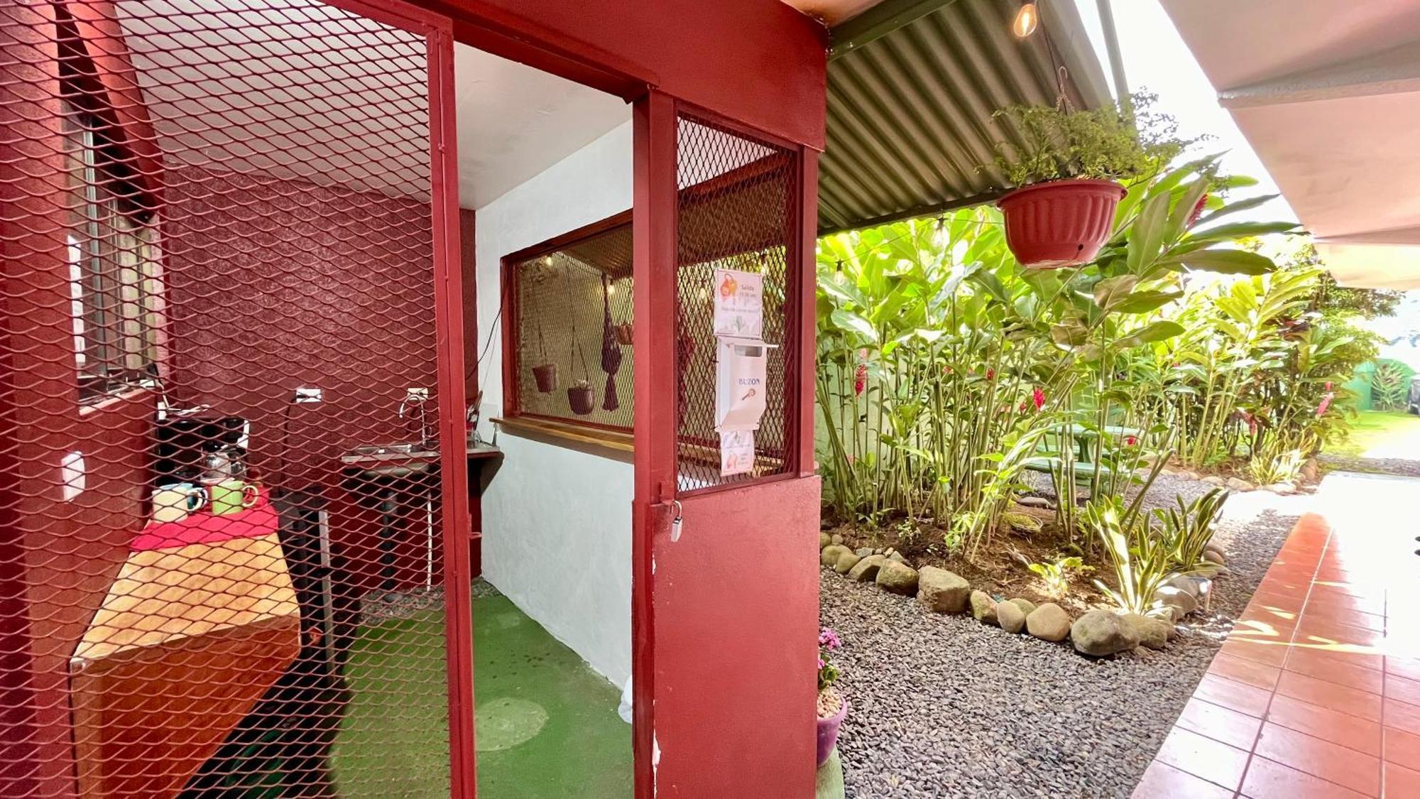 Downtown, Private With Bathroom Nuevo Arenal