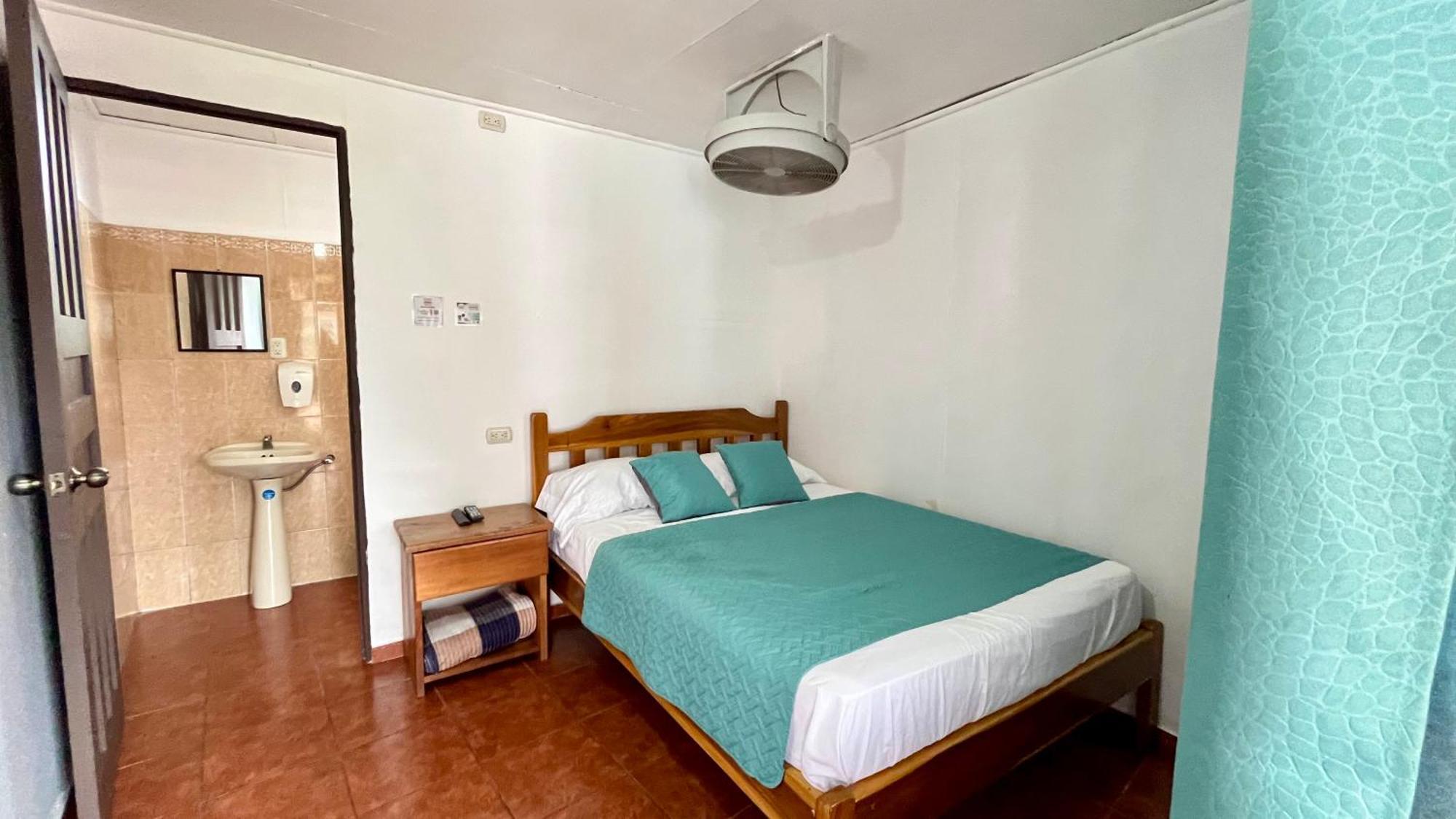 Capsule hotel Downtown, Private With Bathroom Nuevo Arenal