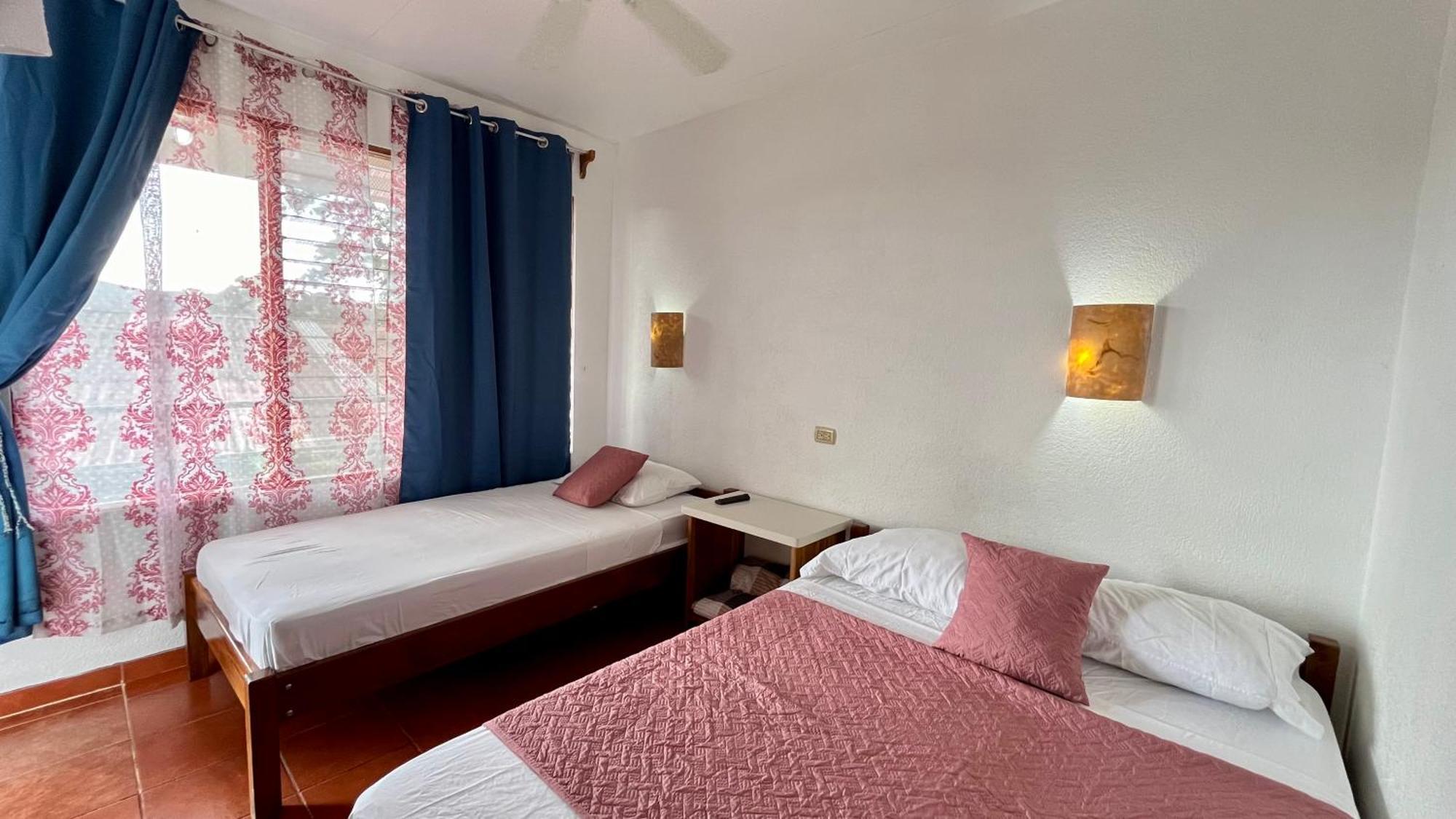 Downtown, Private With Bathroom * Nuevo Arenal